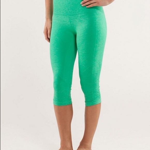 Sold Lululemon In The Flow Crop Very Green 6 - Picture 3 of 5